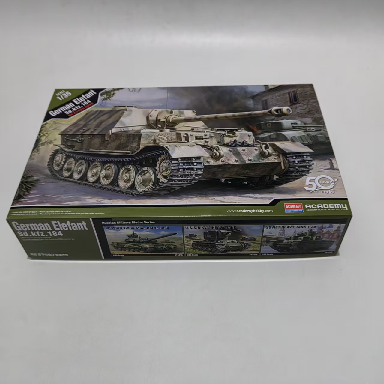 Model Kit History - AC13537 ACADEMY 1/35 Kit de modelo
