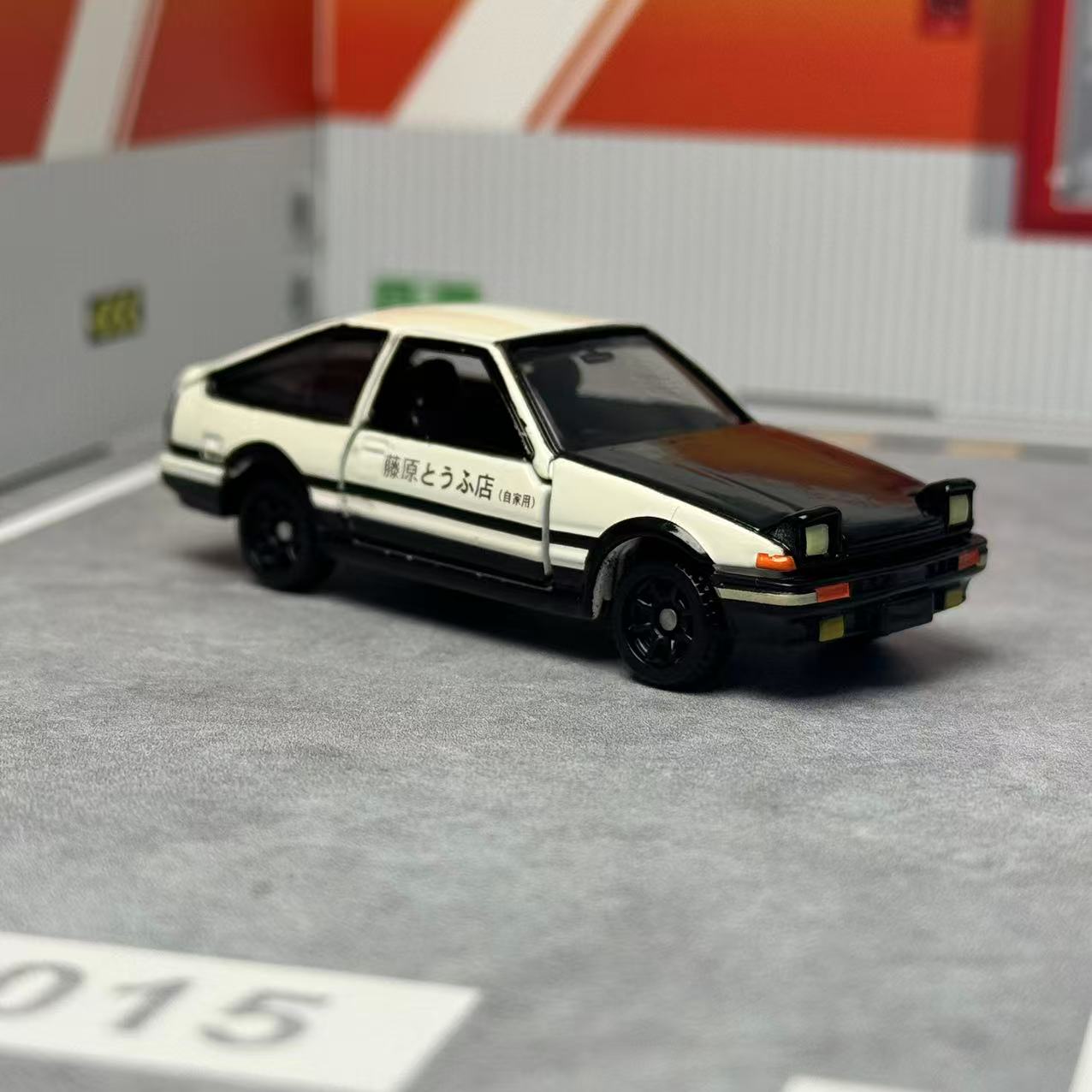 Takara Tomy Tomica NO.145 Drea - Model Kit Ae86 reseña y precio