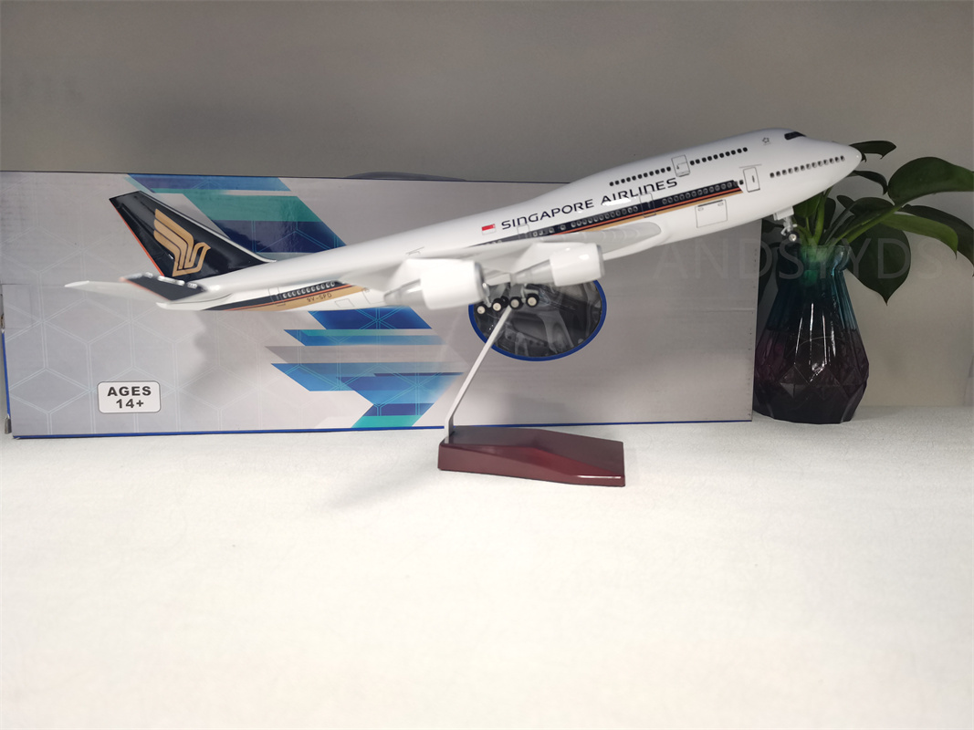 Modelo de avión B747-400 de Si - Model Kit Singapore reseña y precio